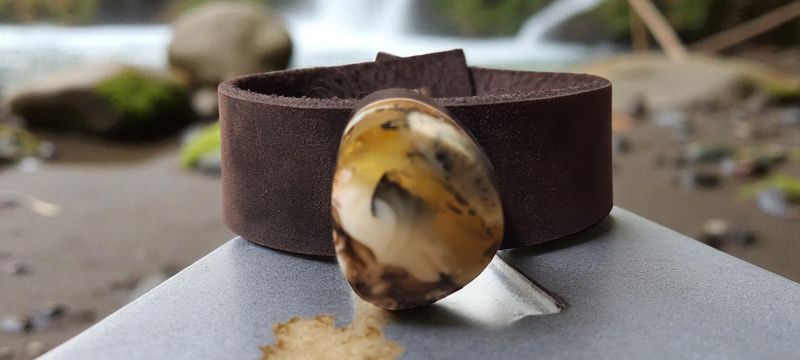 Handgemaakte armband met Amber en leder