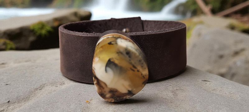 Handgemaakte armband met Amber en leder