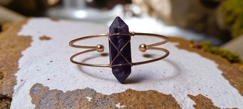 Handgemaakte armband met Amethist en metaal