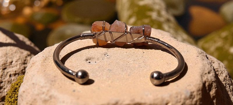 Handgemaakte armband met Carneool en metaal