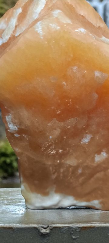 Oranje calciet