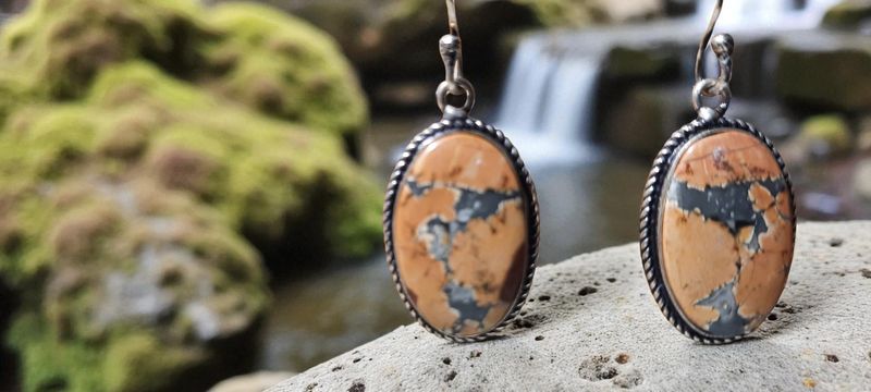 Handgemaakte oorbellen zilver op metaal met Maligano Jaspis