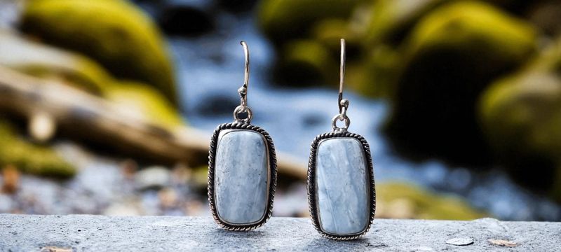 Handgemaakte oorbellen zilver op metaal met Blauwe Opaal