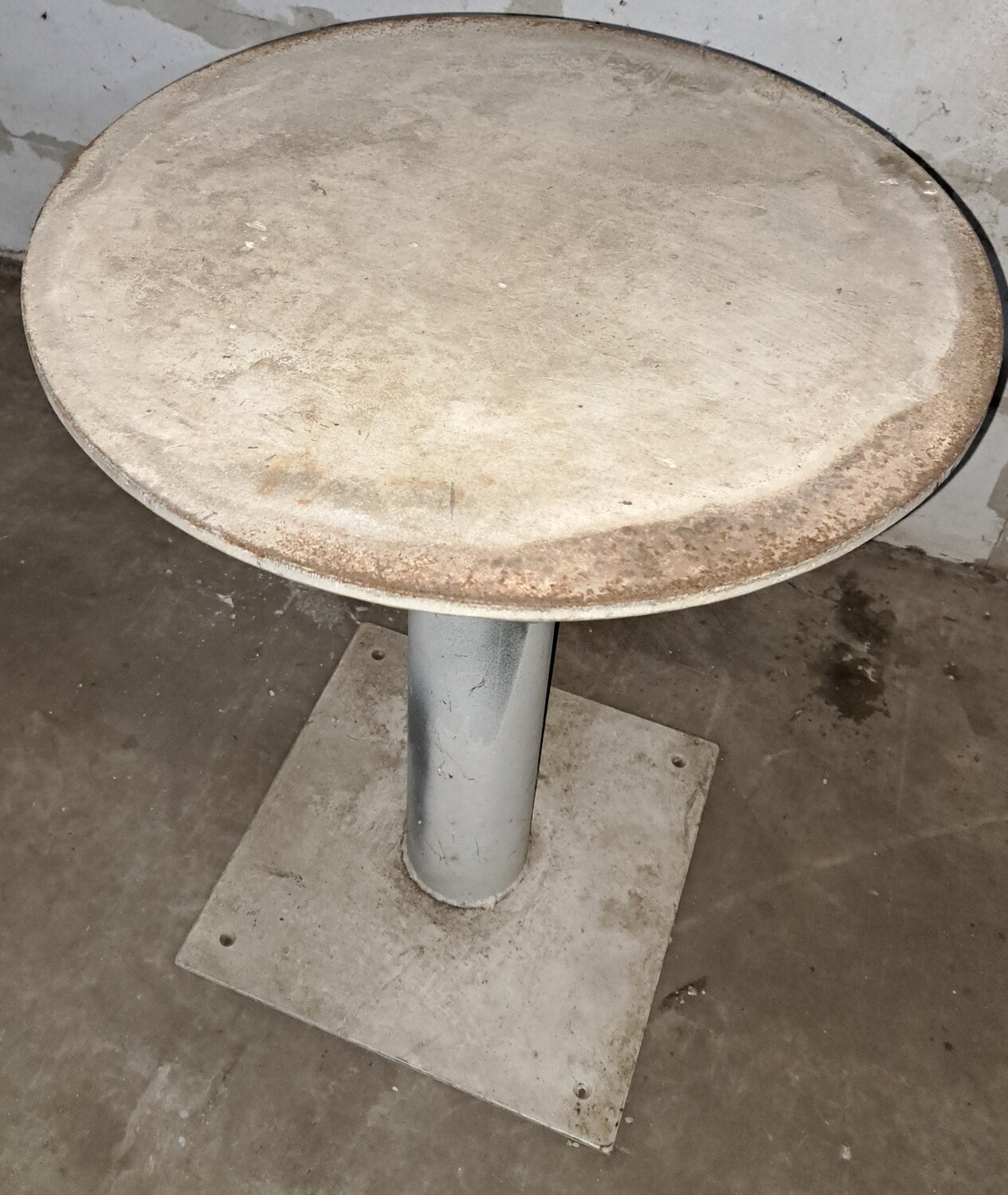 Metalen tuintafel, bistrotafel.