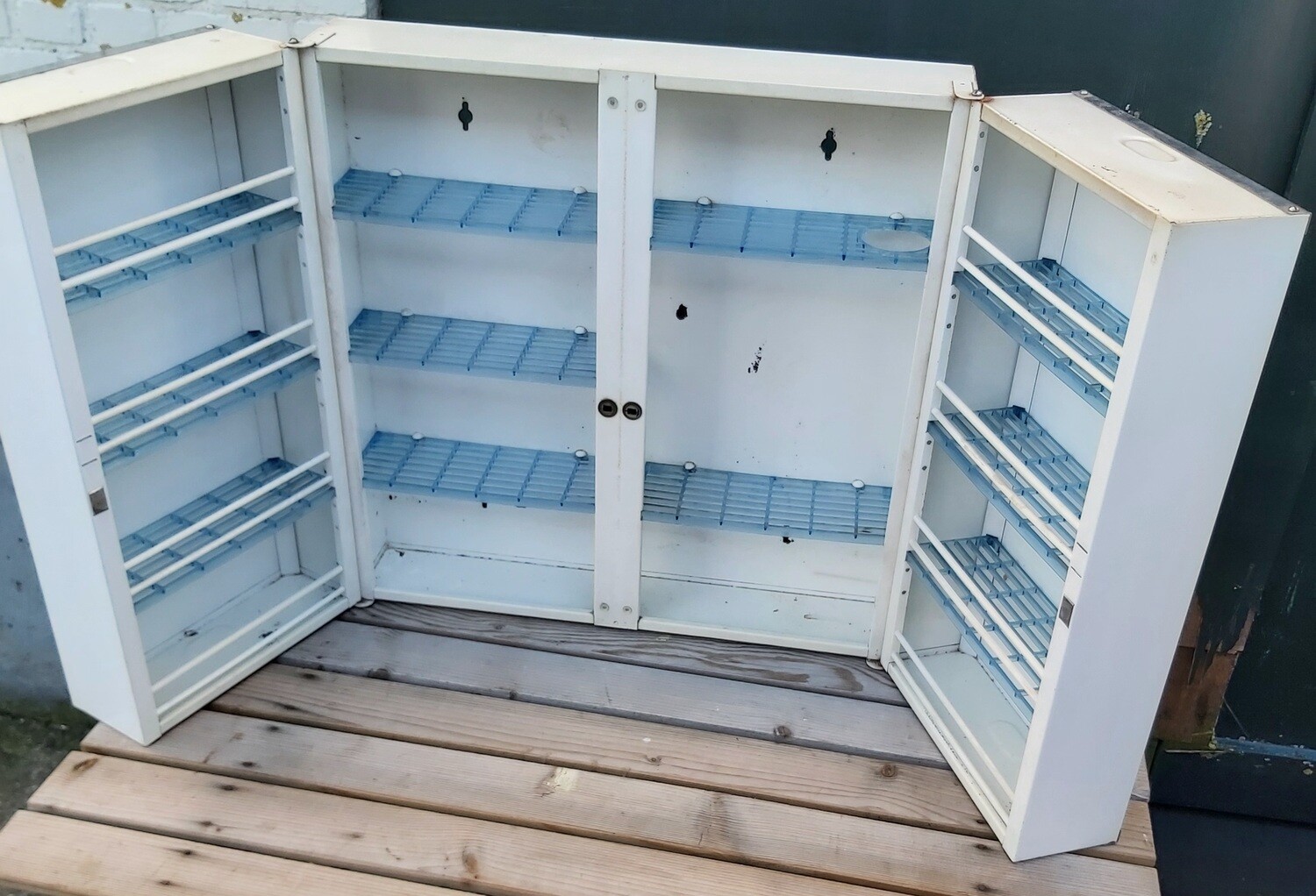Vintage hangkast apotheekkastje