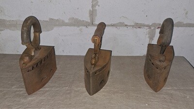 VINTAGE ANTIEK RETRO OUDE STRIJKIJZERS