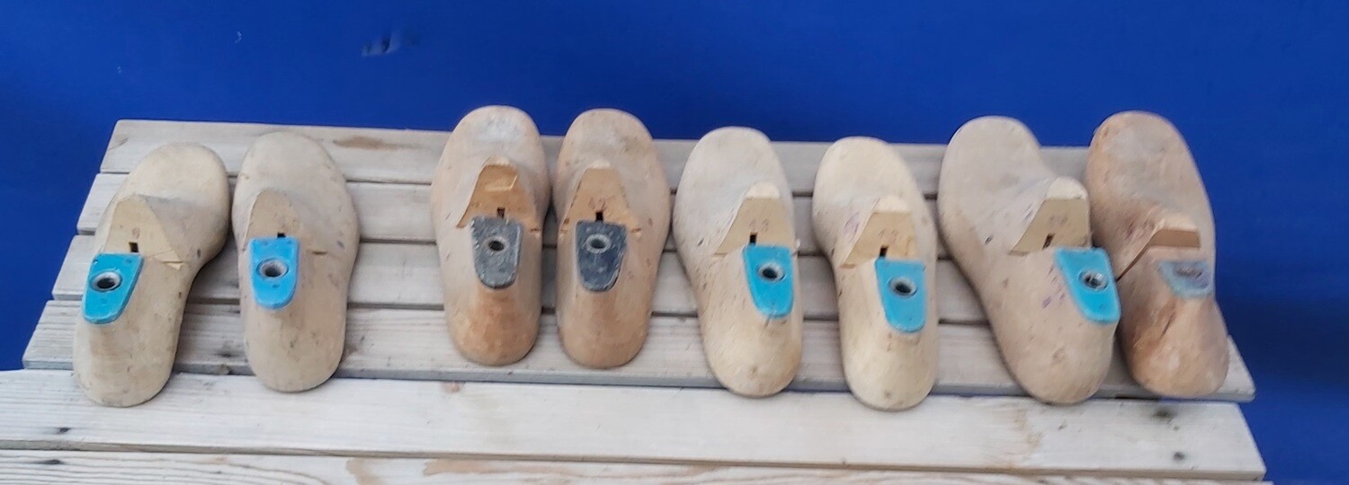 Oude houten schoenmallen mallen