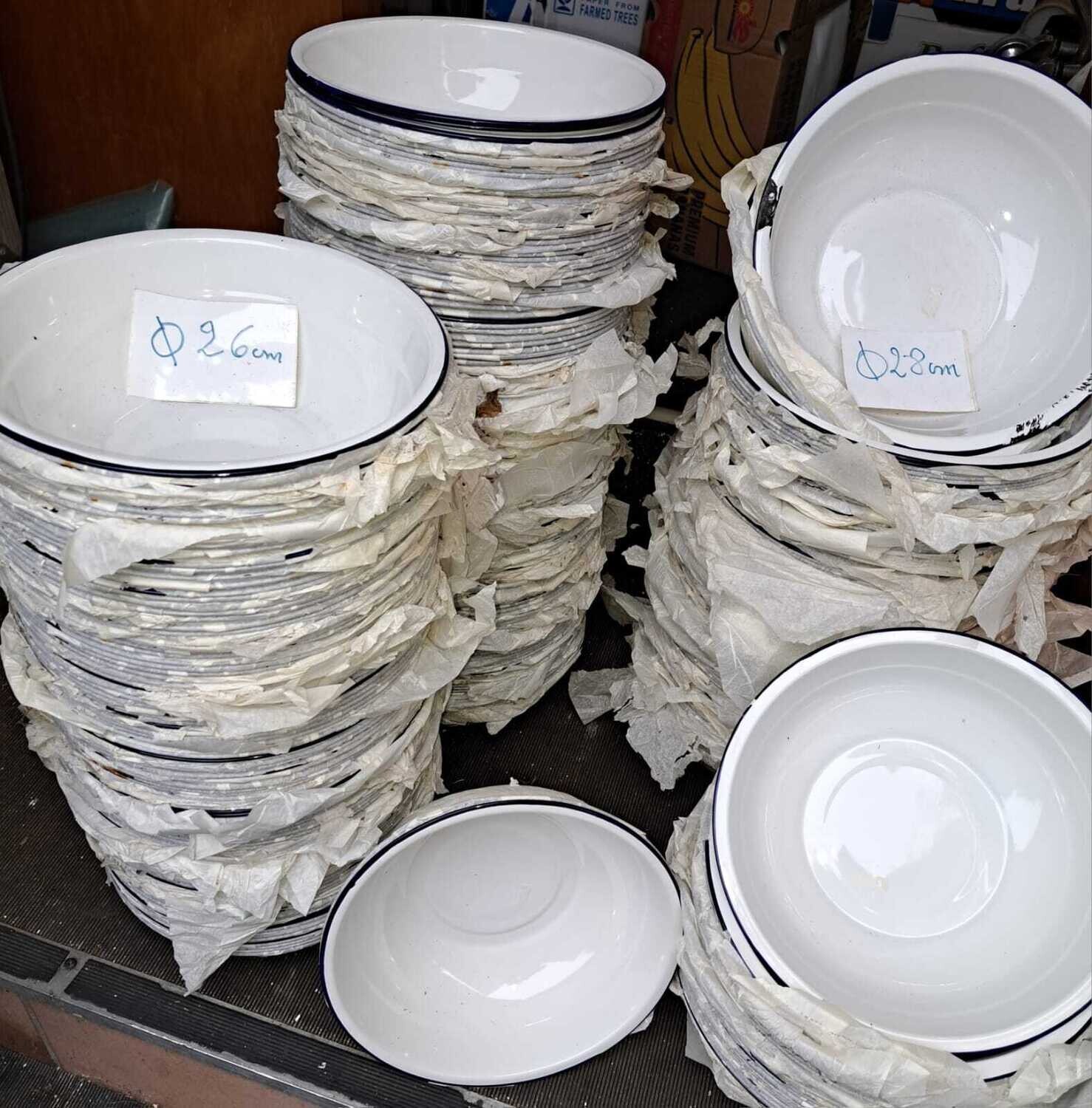 Vintage witte emaille schalen