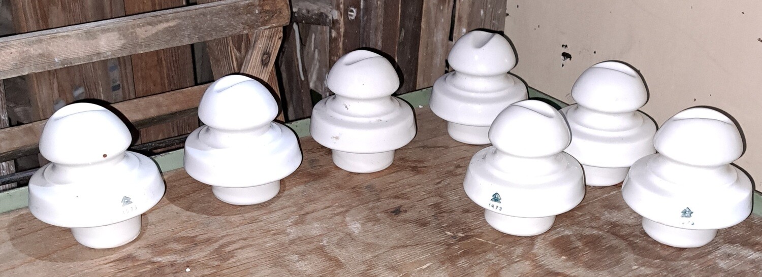 Porseleinen isolatoren , porcelain insulators