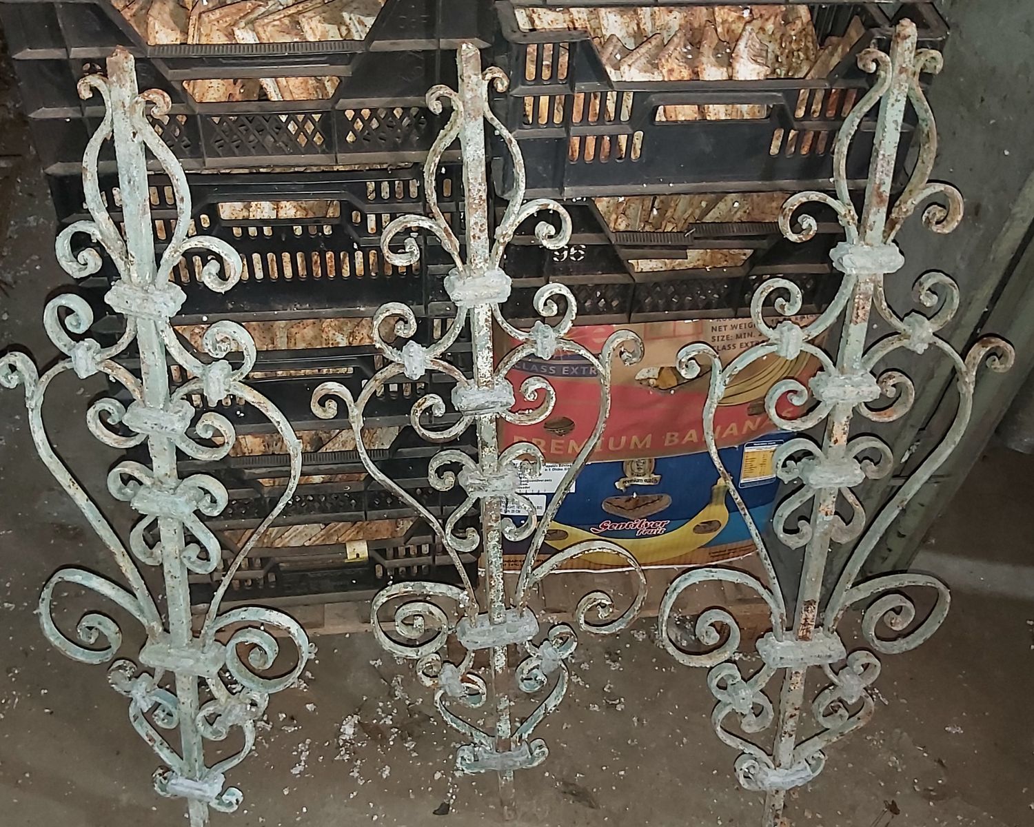 Antieke IJzeren raamornamenten