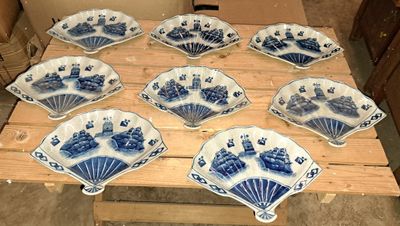 Delfts Blauw gekleurd verschillende Royal Crown porselein artikelen - koninklijk design.