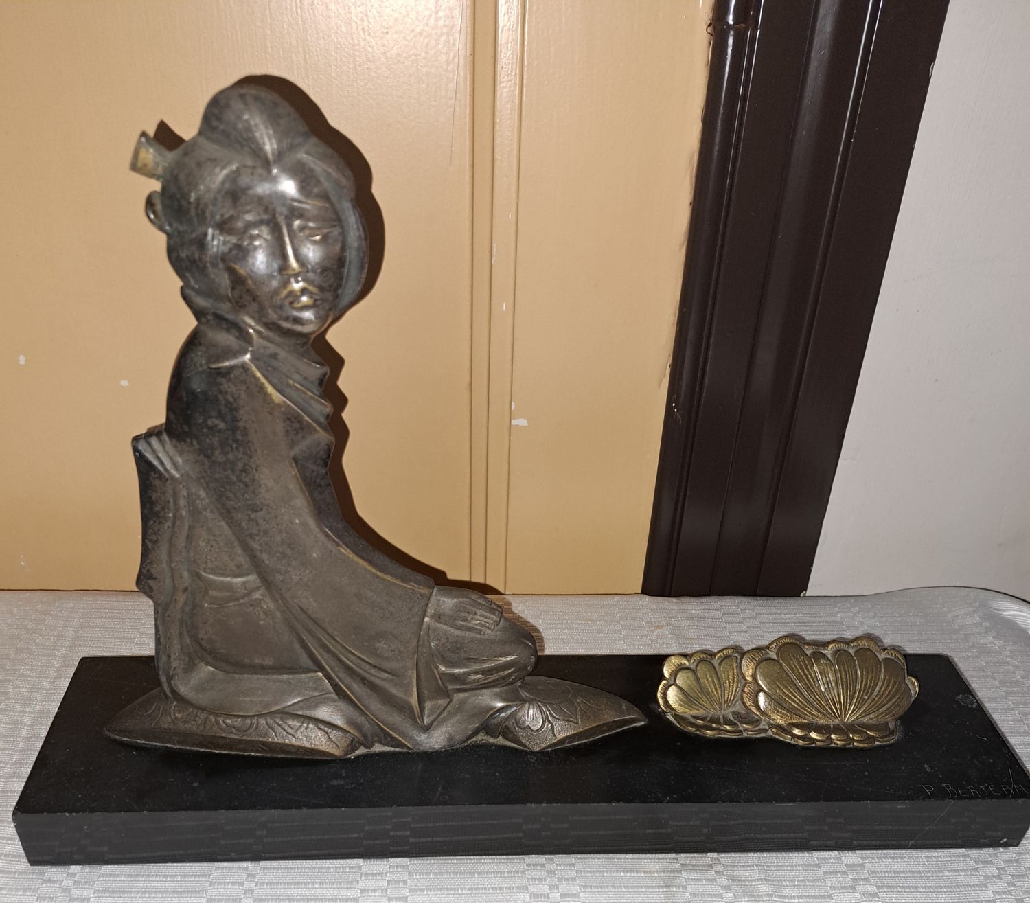 Vintage statue of P. BERJEAN op marble base - marmer voet