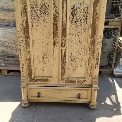 Oude gepatineerde Kast kleerkast hangkast met lade