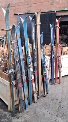 Ski&#39;s oude ski&#39;s decoratie