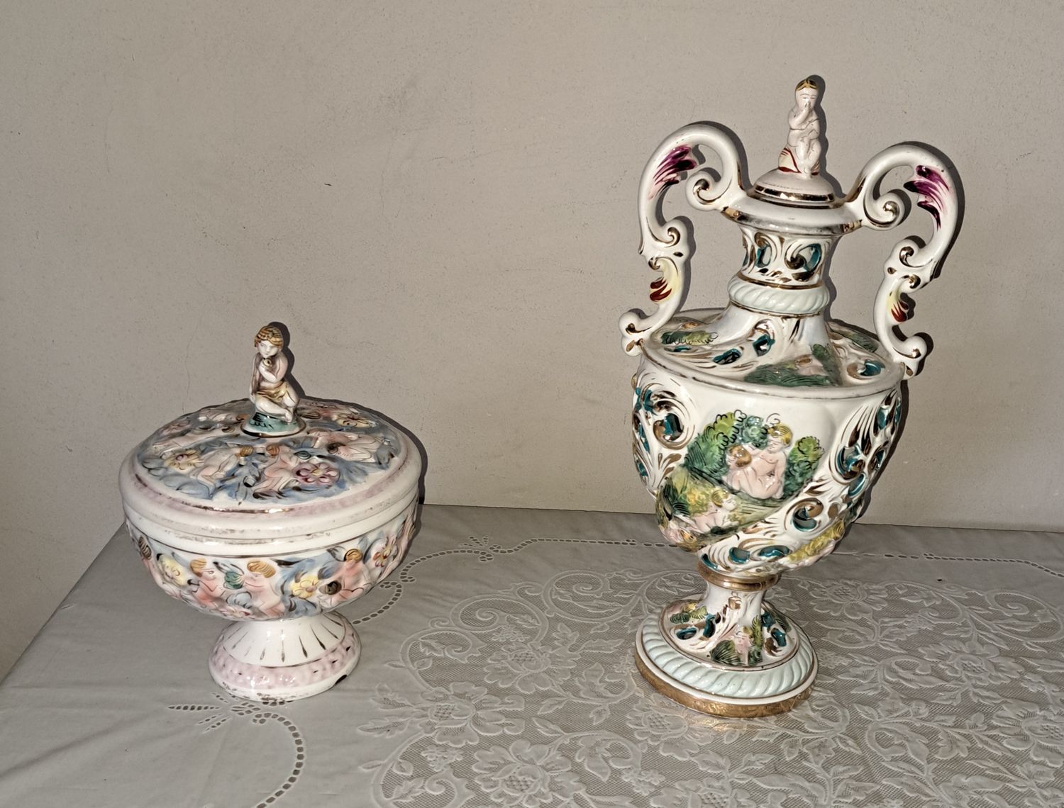 Capodimonte dekselpotje en dekselvaas