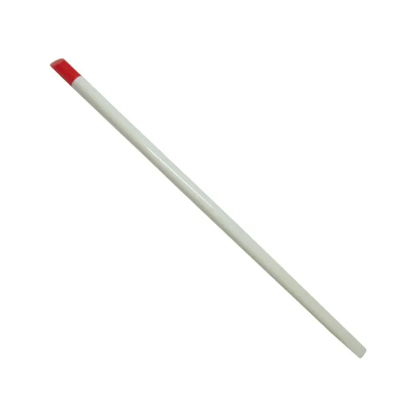 Pousse-cuticule OPI avec pointe douce, idéal pour repousser délicatement les cuticules. Réutilisable et désinfectable, pour usage professionnel.