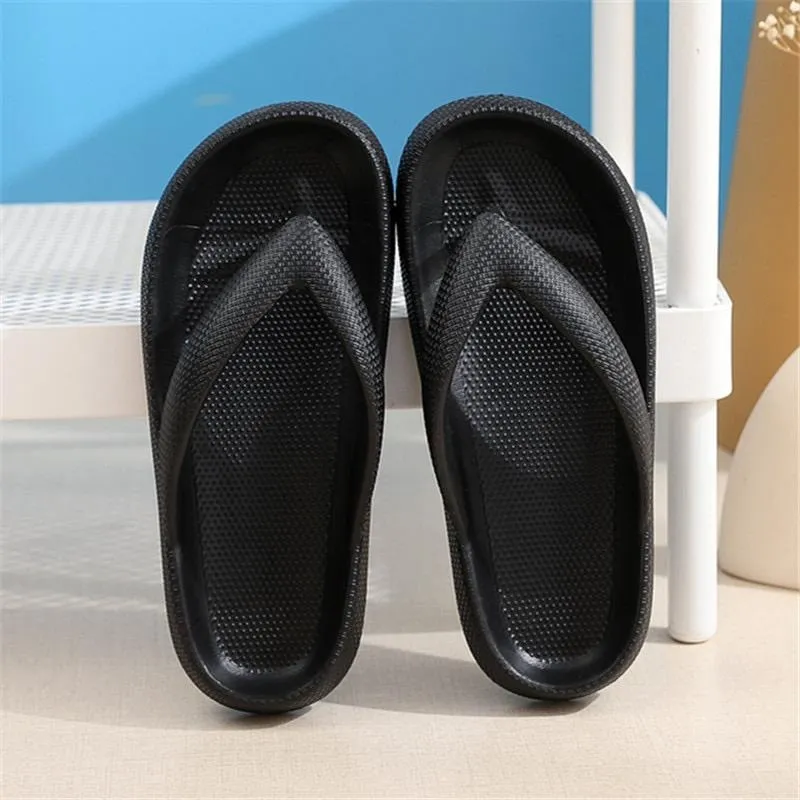 Schwarze Zehensandalen in Größen 36–41, ideal nach Pediküre. Mengenrabatt ab 10 Stück für Studios.