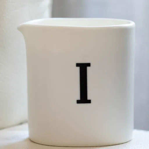 Love Yourself Massage Candle I - Madagascar Aroma I luxury scented candle with clove, black cumin and amber