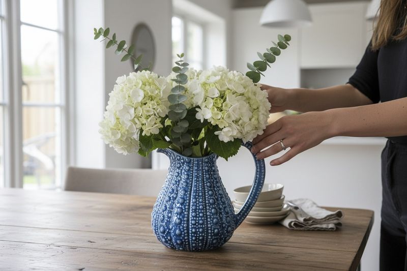 URCHIN CERAMIC JUG