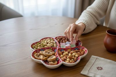 FLOWER SHAPED SHARING PLATE