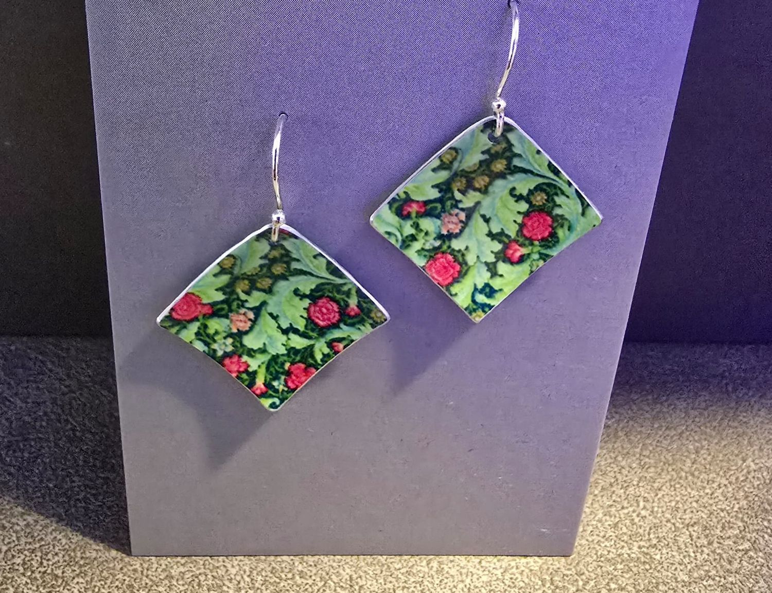 GREEN FLORAL SQUARE EARRINGS