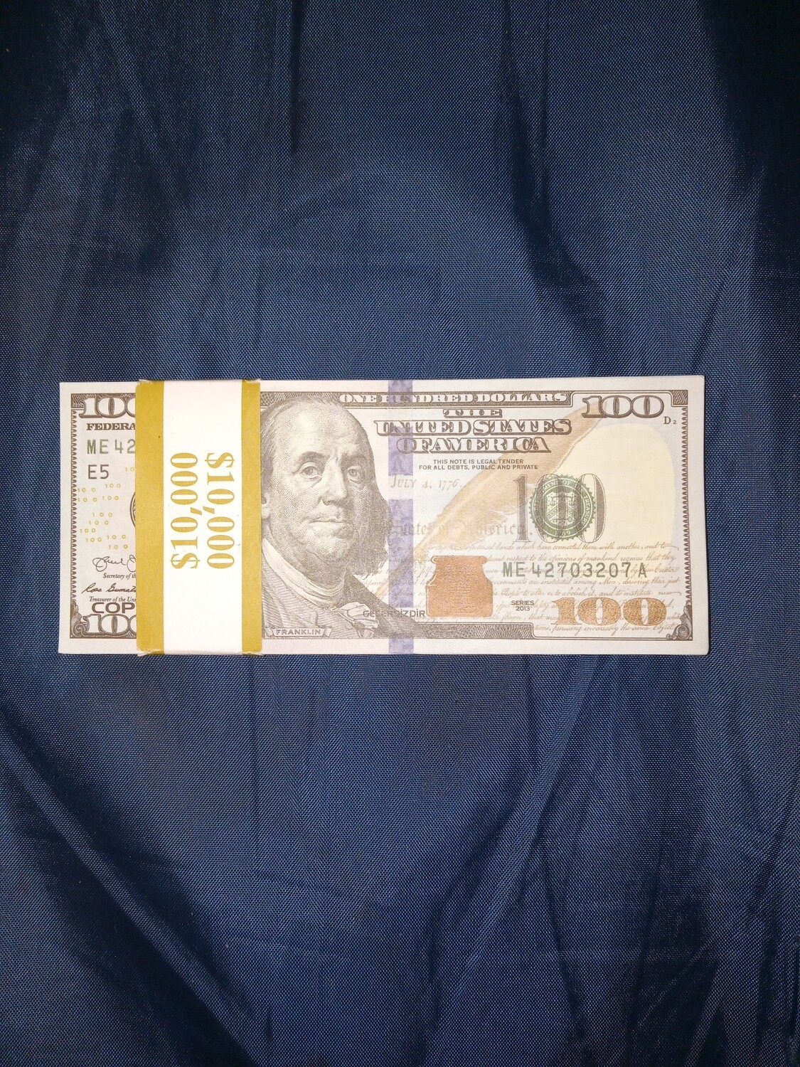 $1.000 in Cash/ 10 New Hundred Dollar Bills