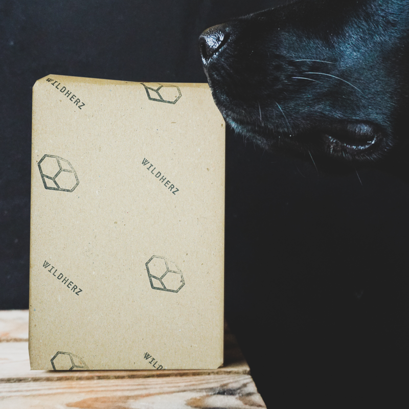 Geschenkpapier *WILDHERZ* handgestempelt Geschenkpapier *WILDHERZ* handgestempelt