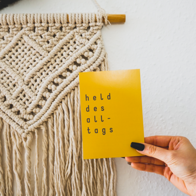 Postkarte *HELD DES ALLTAGS* Postkarte *HELD DES ALLTAGS*