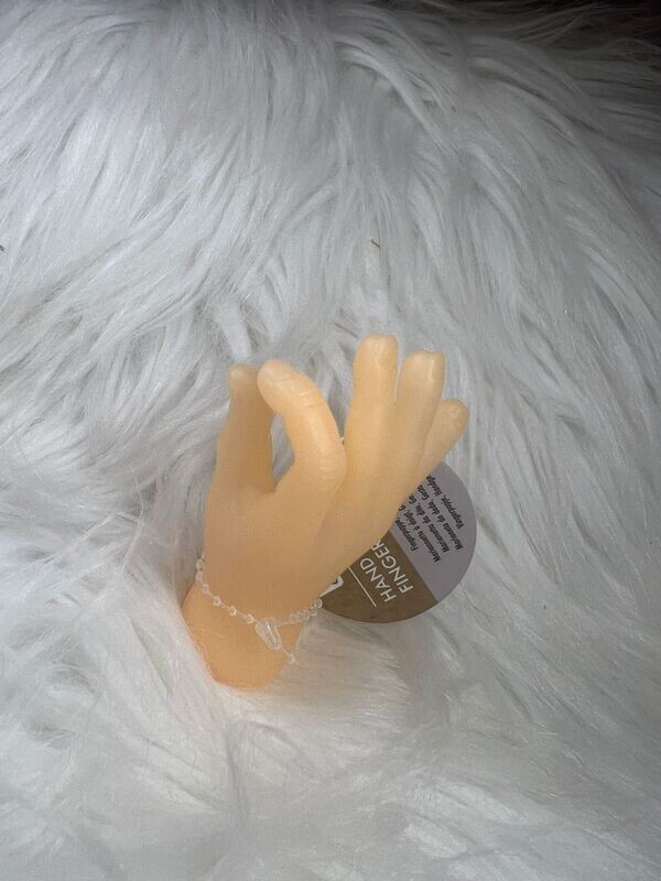Tiny vingerpop hand OK