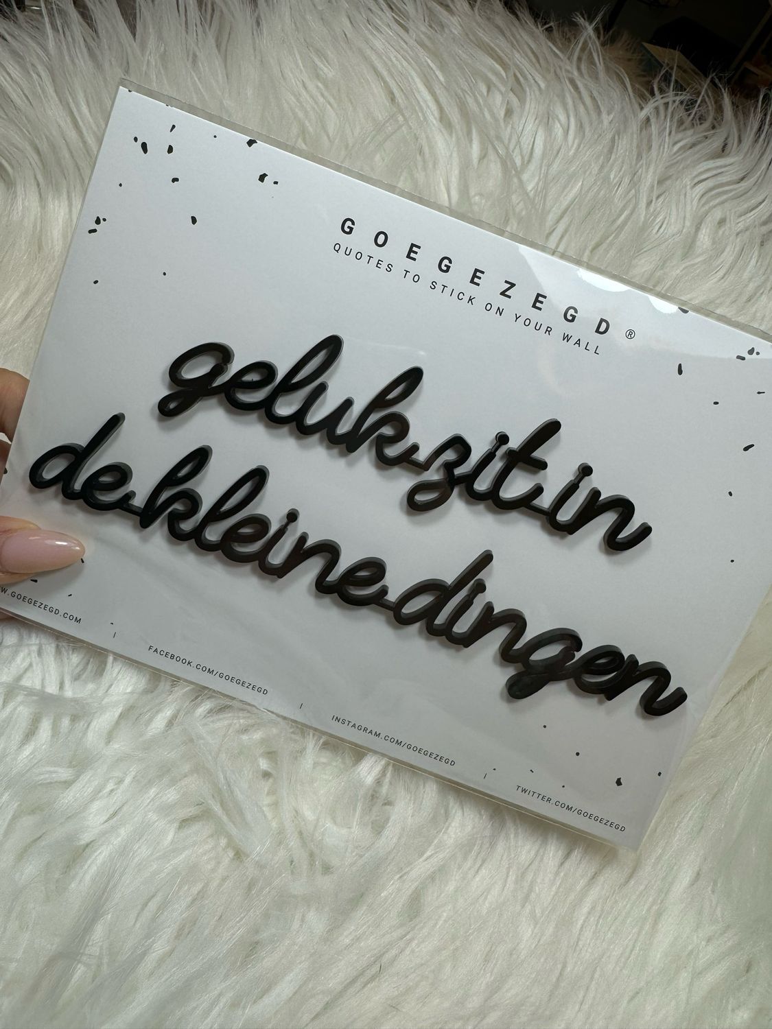 Goegezegd quote - geluk zit in de kleine dingen black