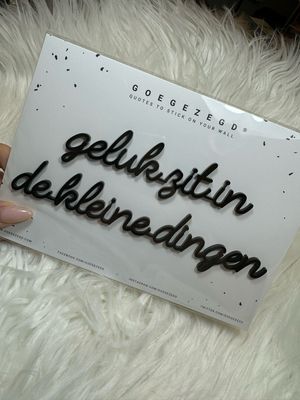 Goegezegd quote - geluk zit in de kleine dingen black