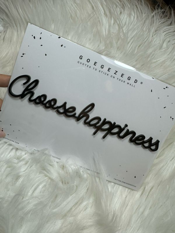 Goegezegd quote - choose happiness black