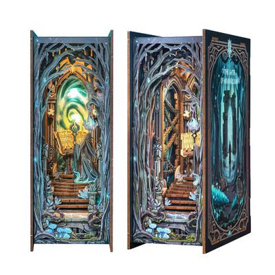 DIY booknook the gate of Wonderland