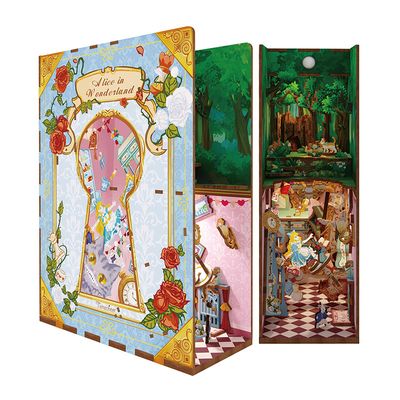 DIY book nook Alice in Wonderland