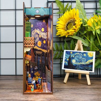 DIY book nook Vincent's World