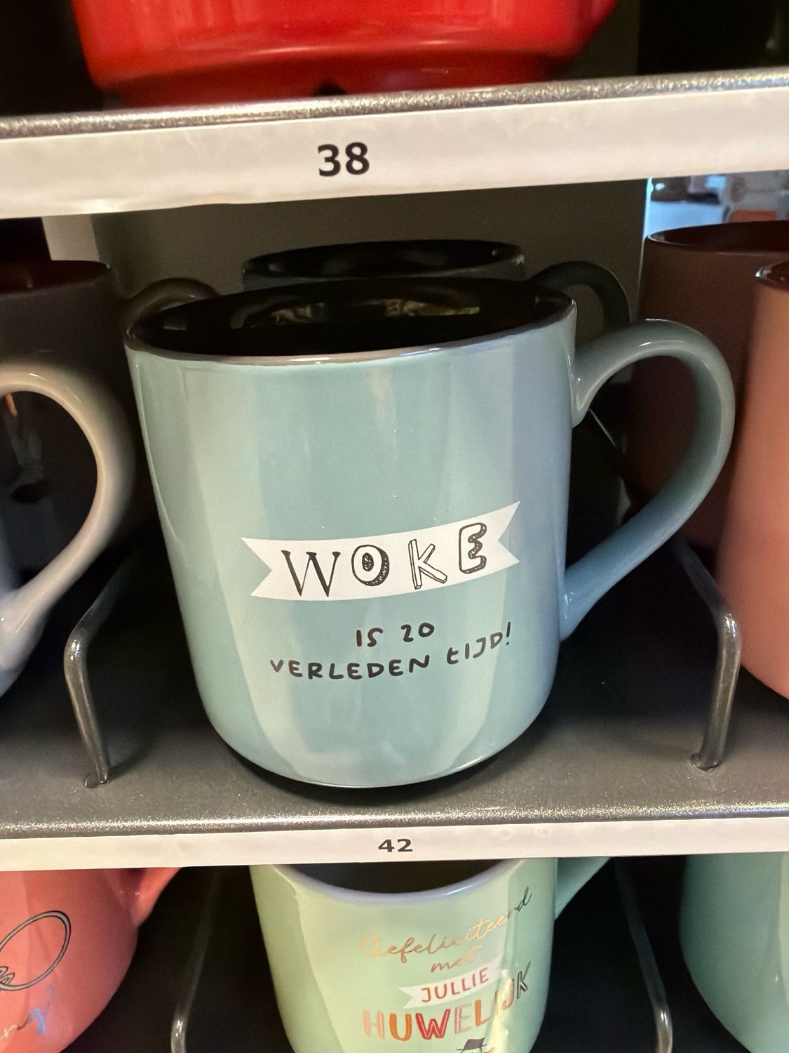 Mok 42 woke is zo verleden tijd