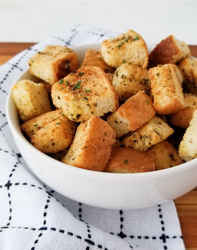 香蒜麵包粒粒及法包條 TREMPETTES &amp; CROUTONS