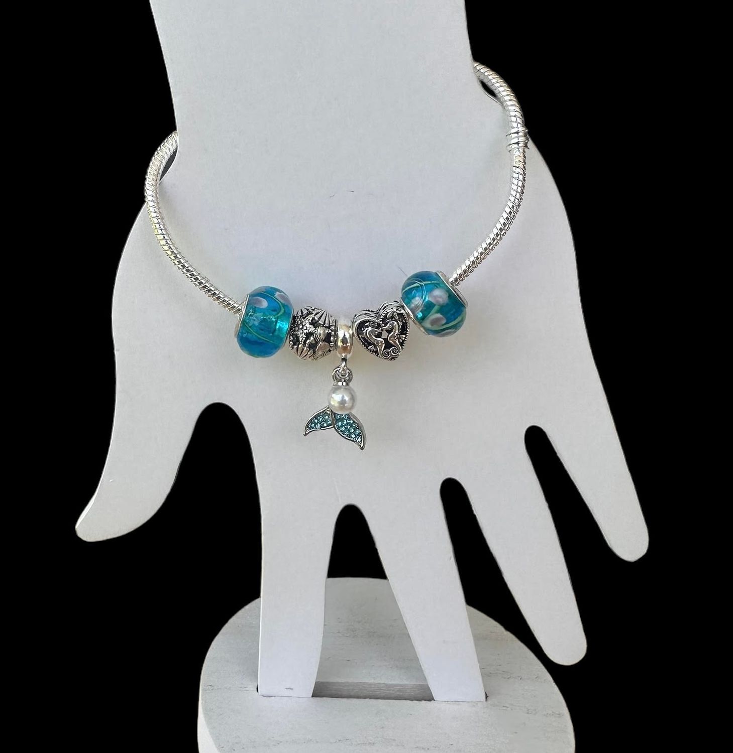 Beach themed bead bracelet 7.5 inch