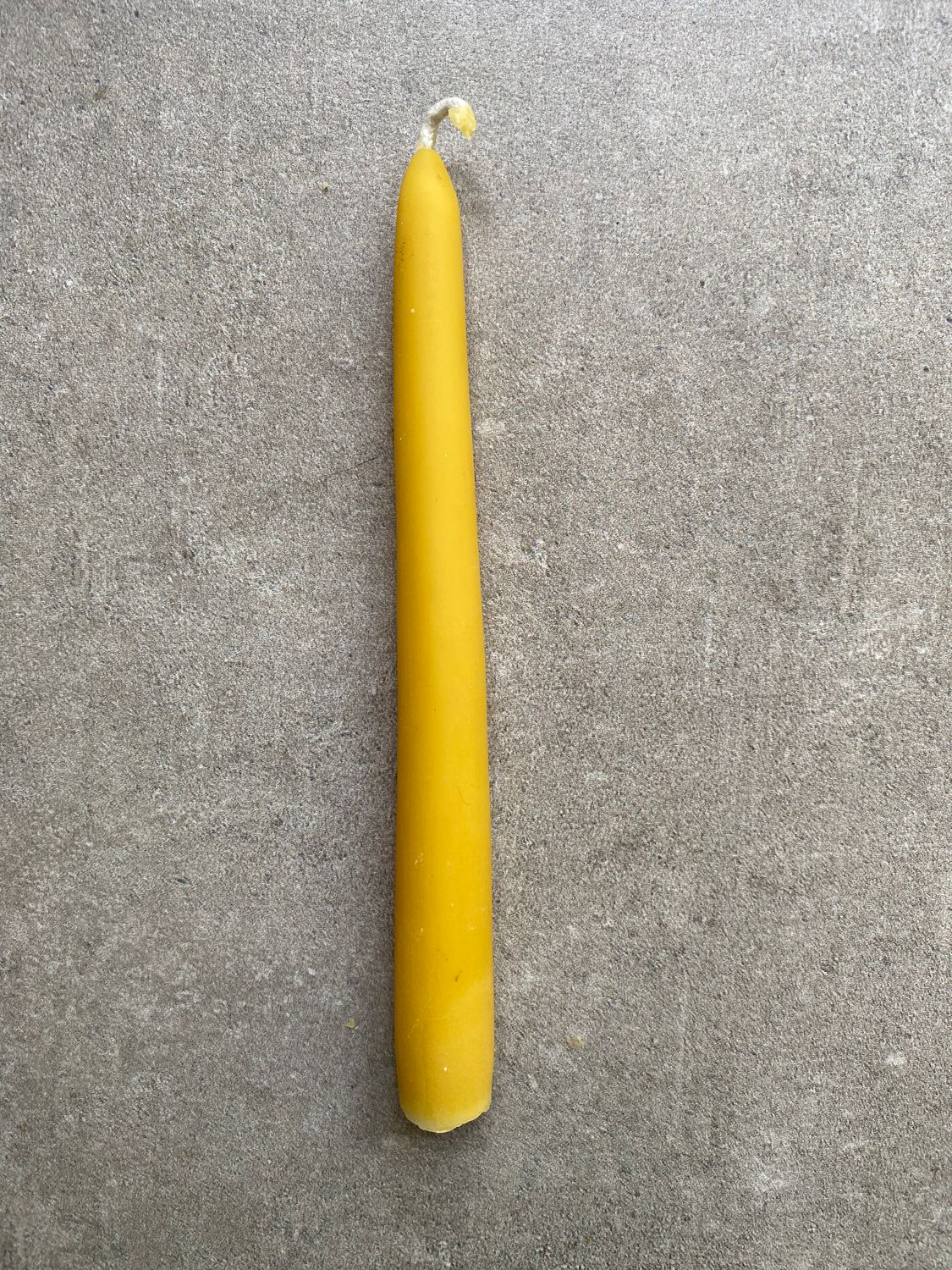 Straight table candle
