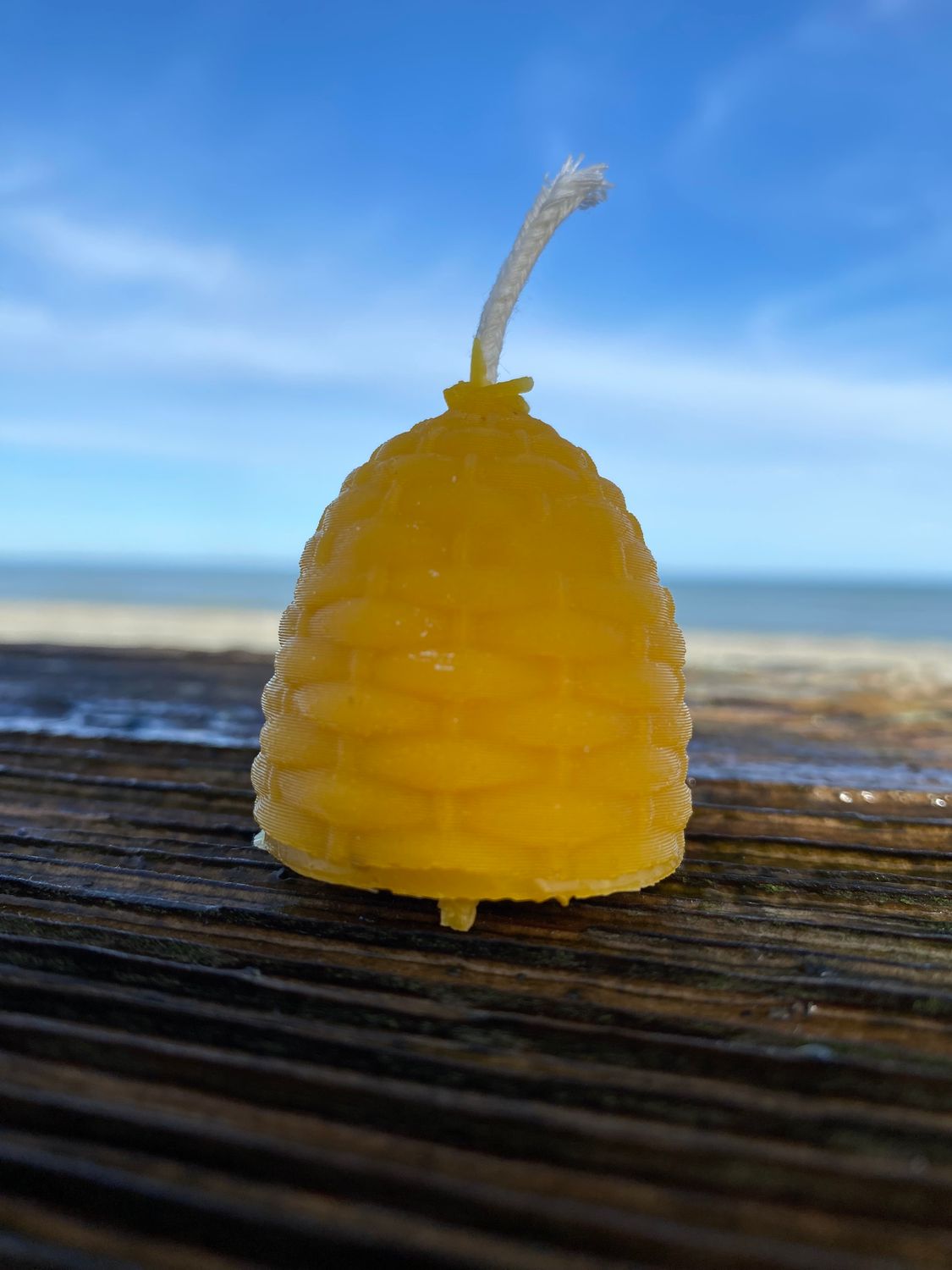 Little beehive candle