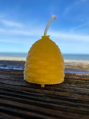 Little beehive candle