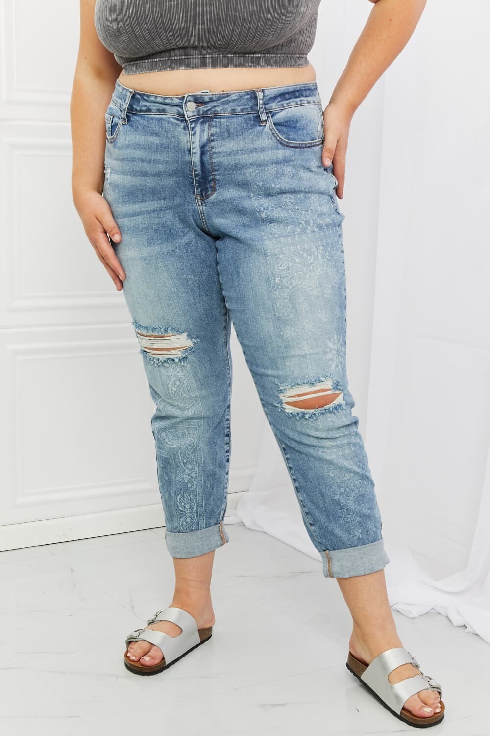 Judy Blue Maika Full Size Paisley Patterned Boyfriend Jeans, Size: 20W, Color: Medium