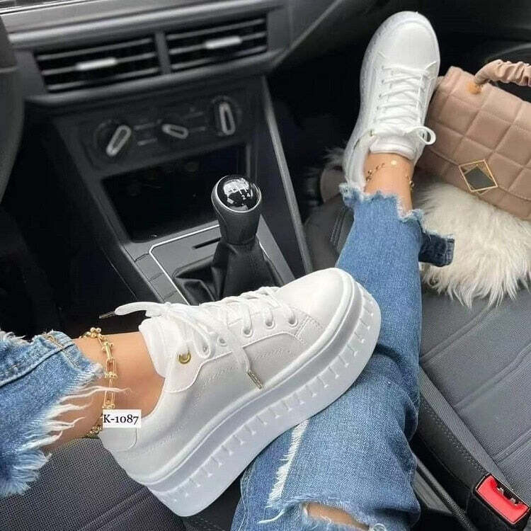 Casual Platform Women&#39;s Shoes Flat Womens Sneakers, Color: White, Shoe Size: 6