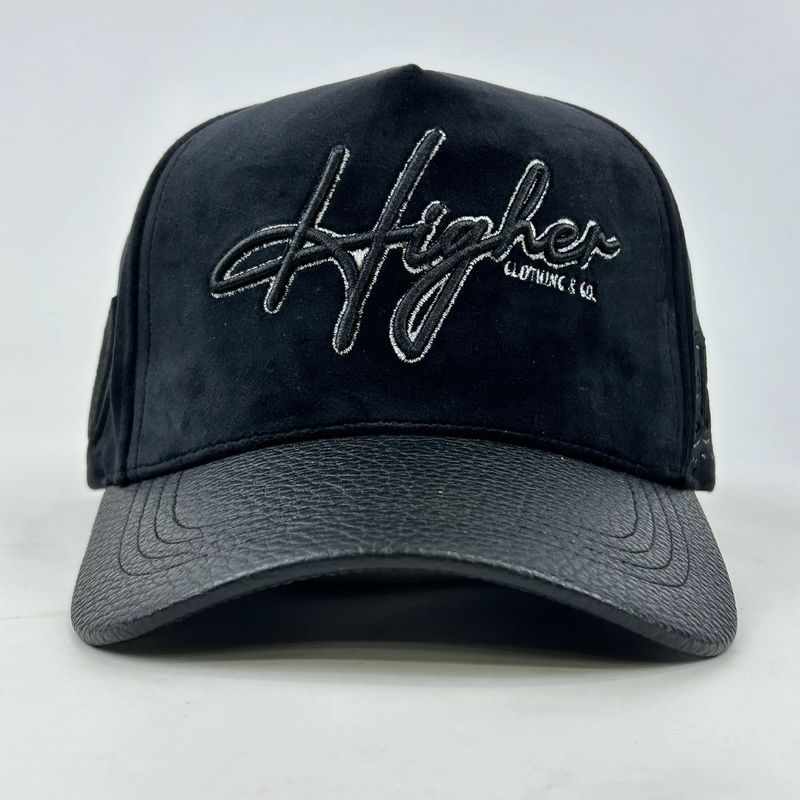 Triple Black , estructurada, gorra utilizada regularmente.