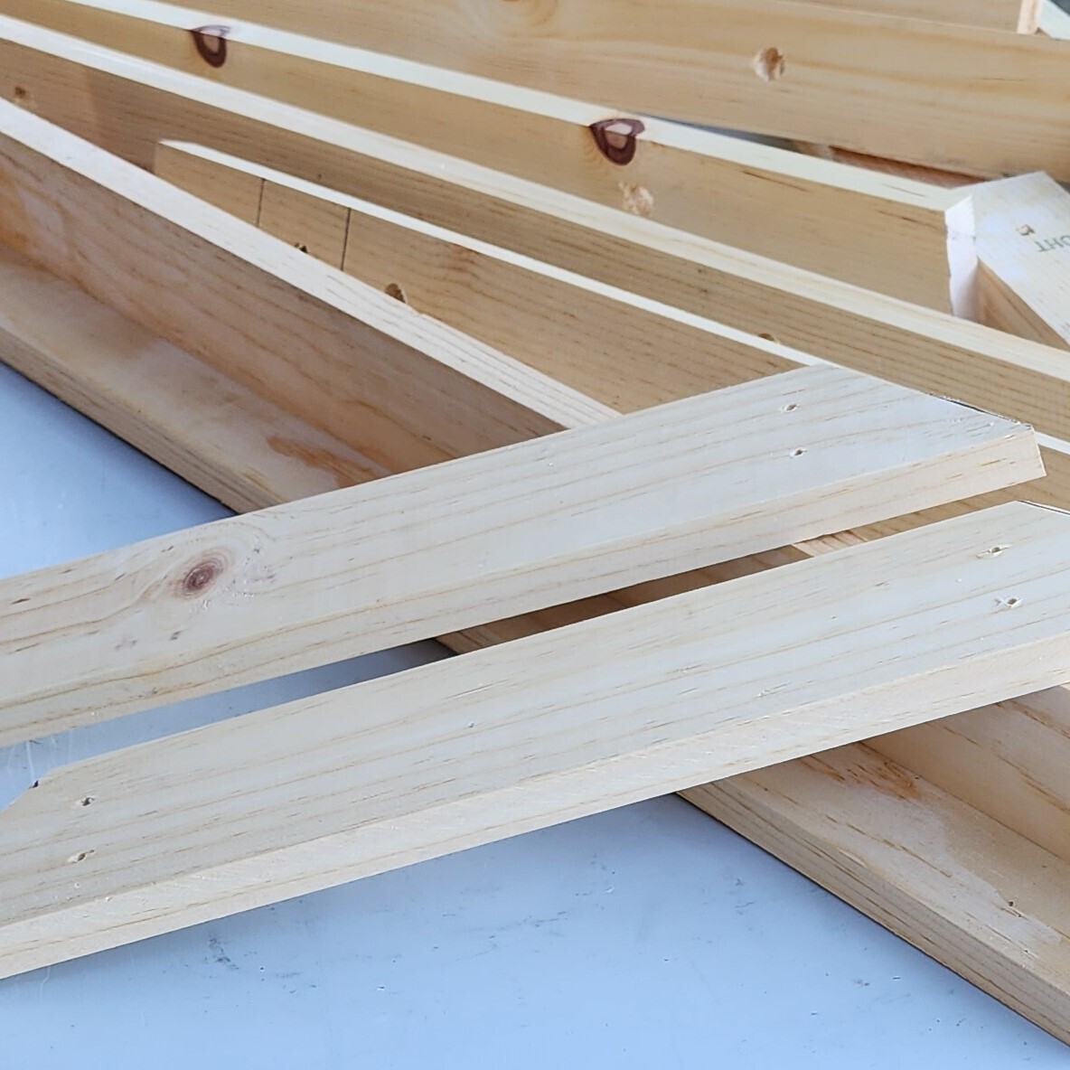 Model Railroad Benchwork, 48"53" wide, 60"66" long