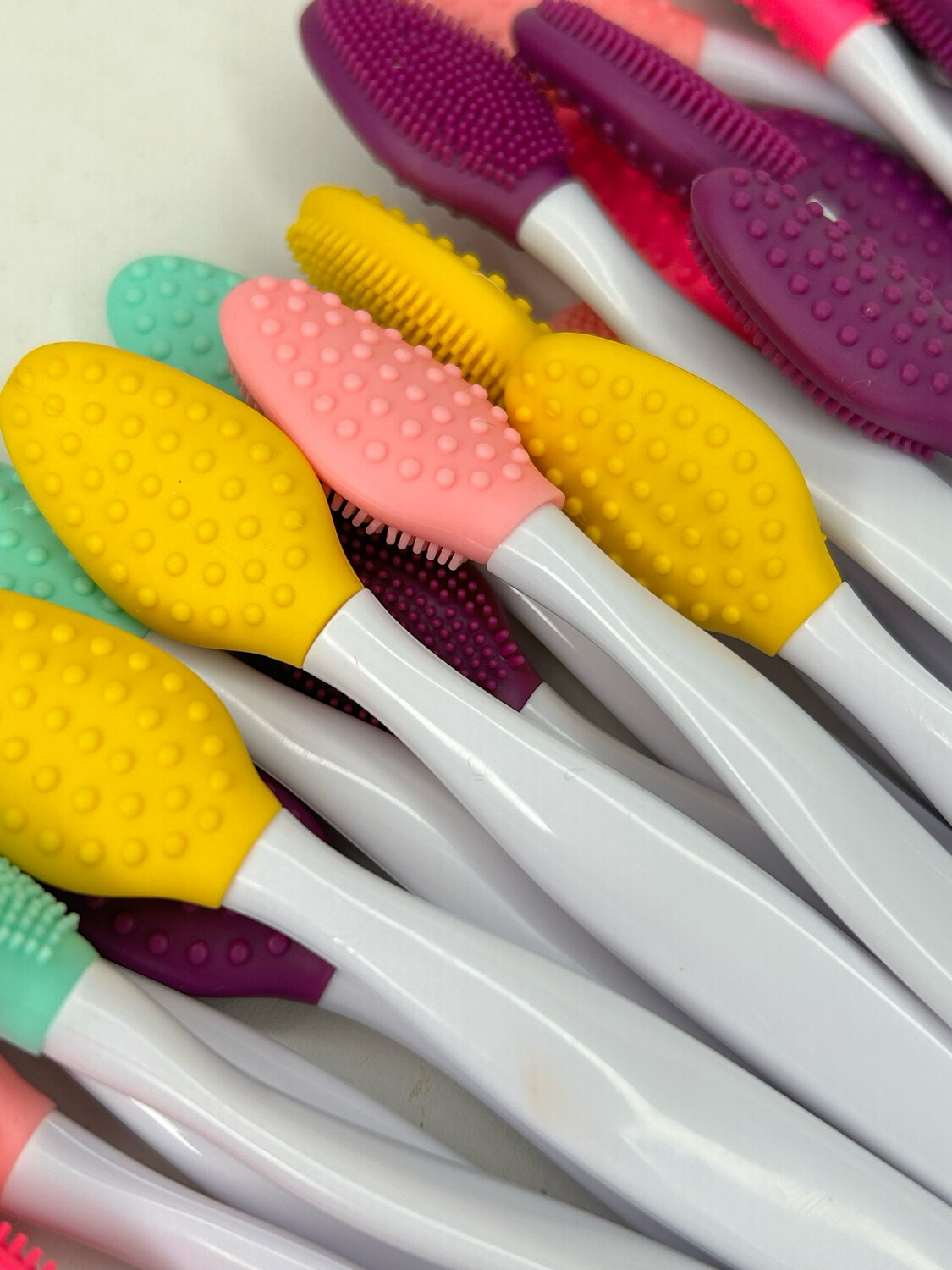 Lip scrub Brush