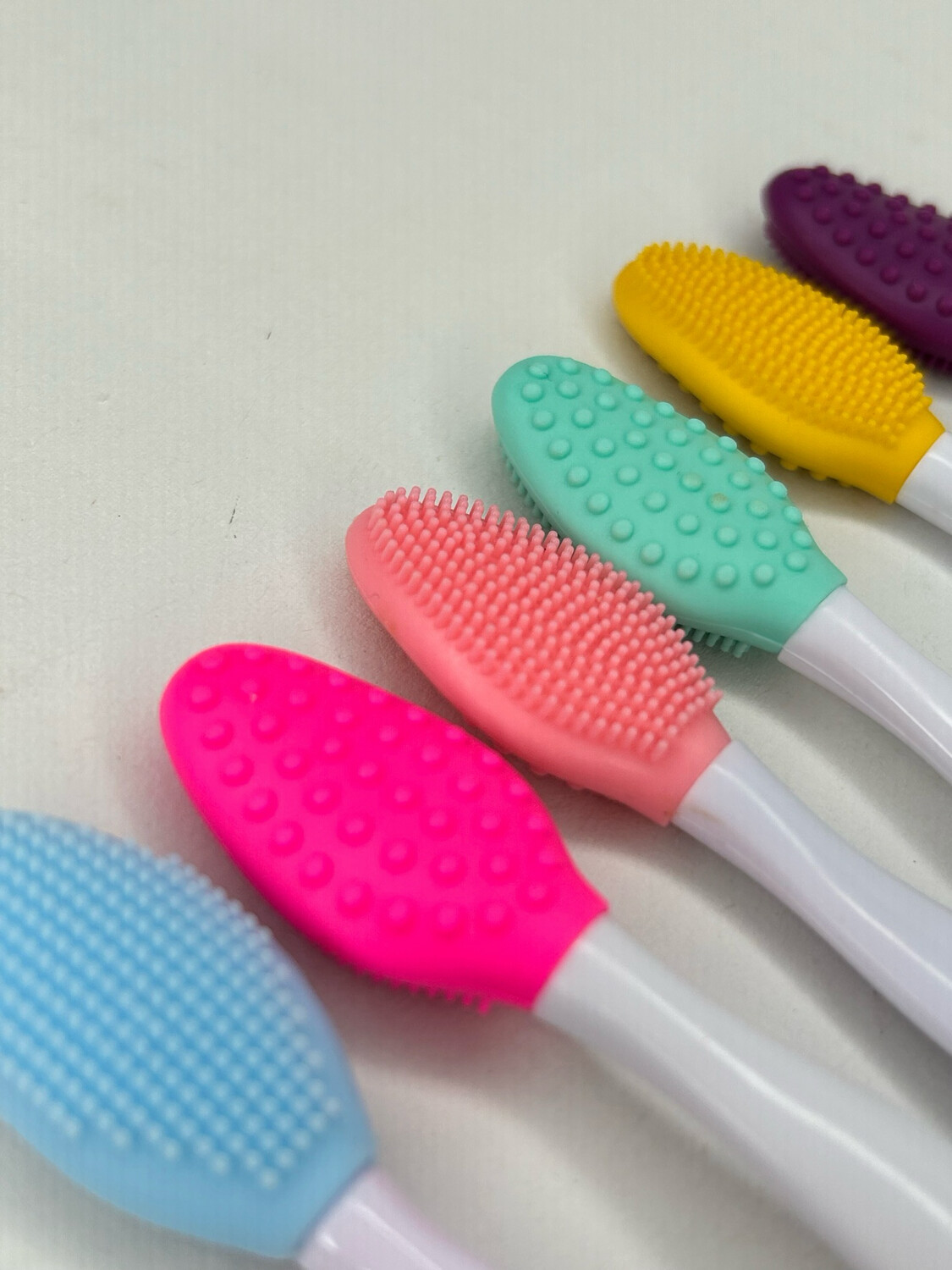 Lip scrub Brush