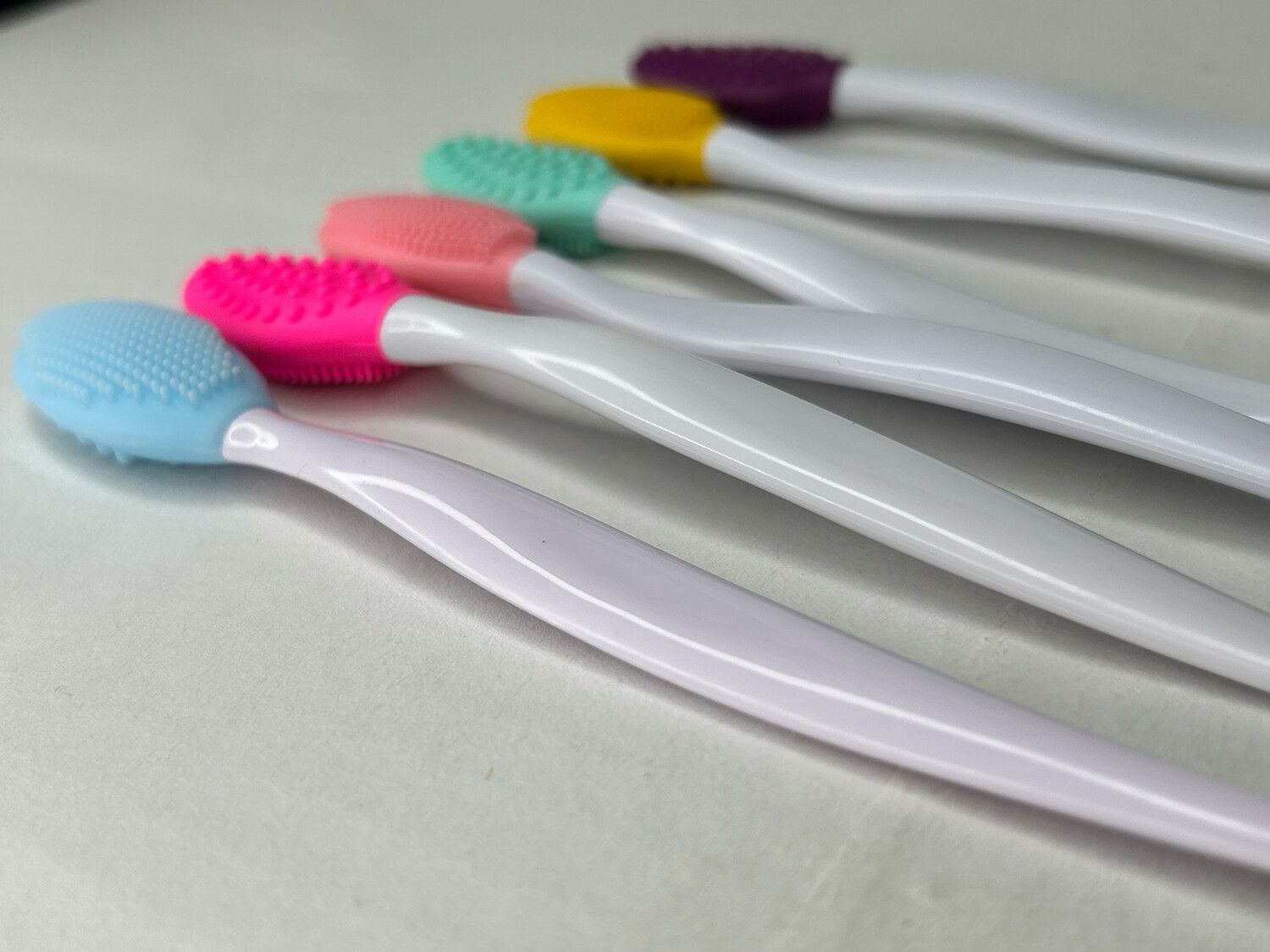 Lip scrub Brush