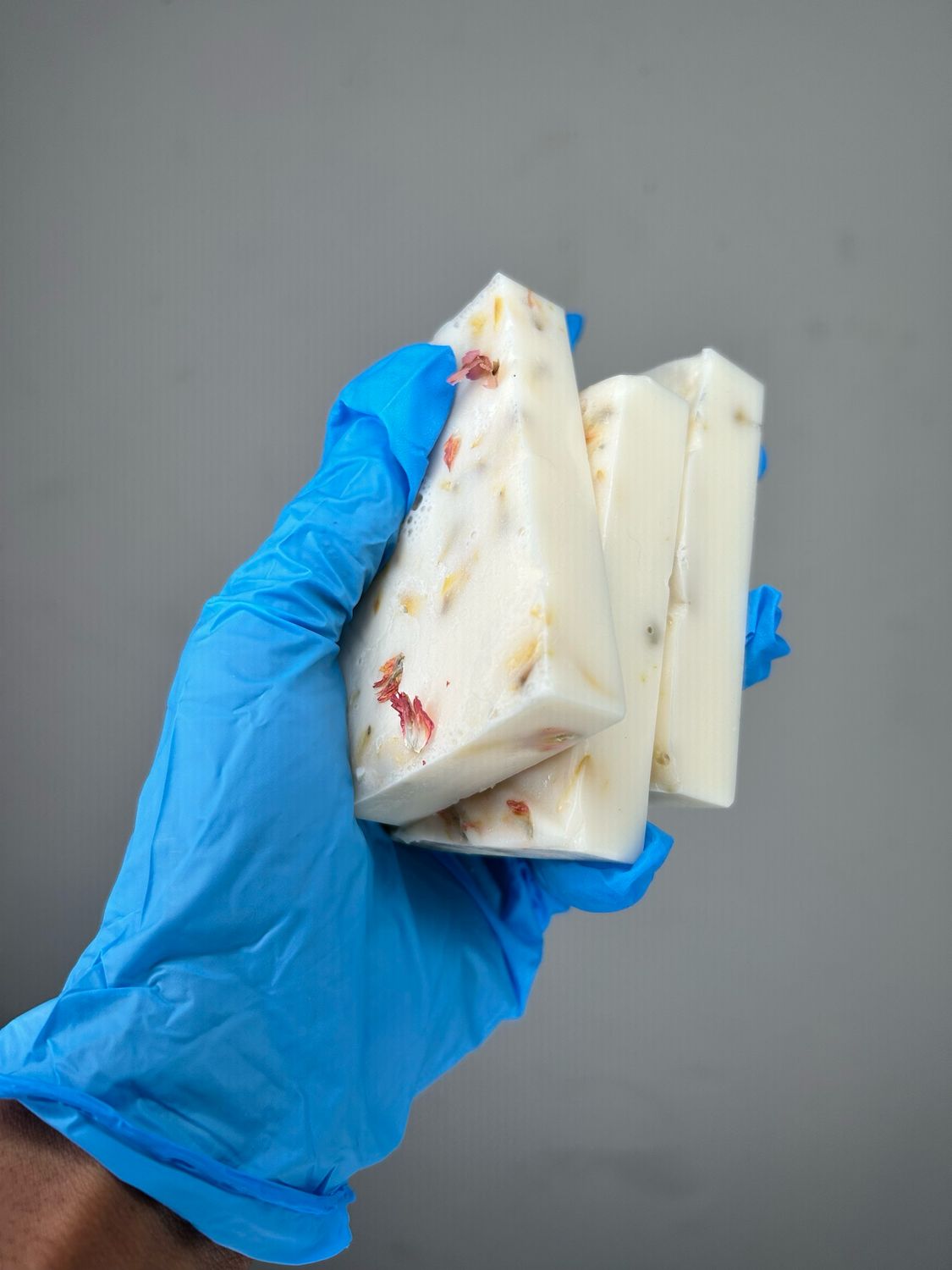 Red Gomphera Globosa Bar 3oz