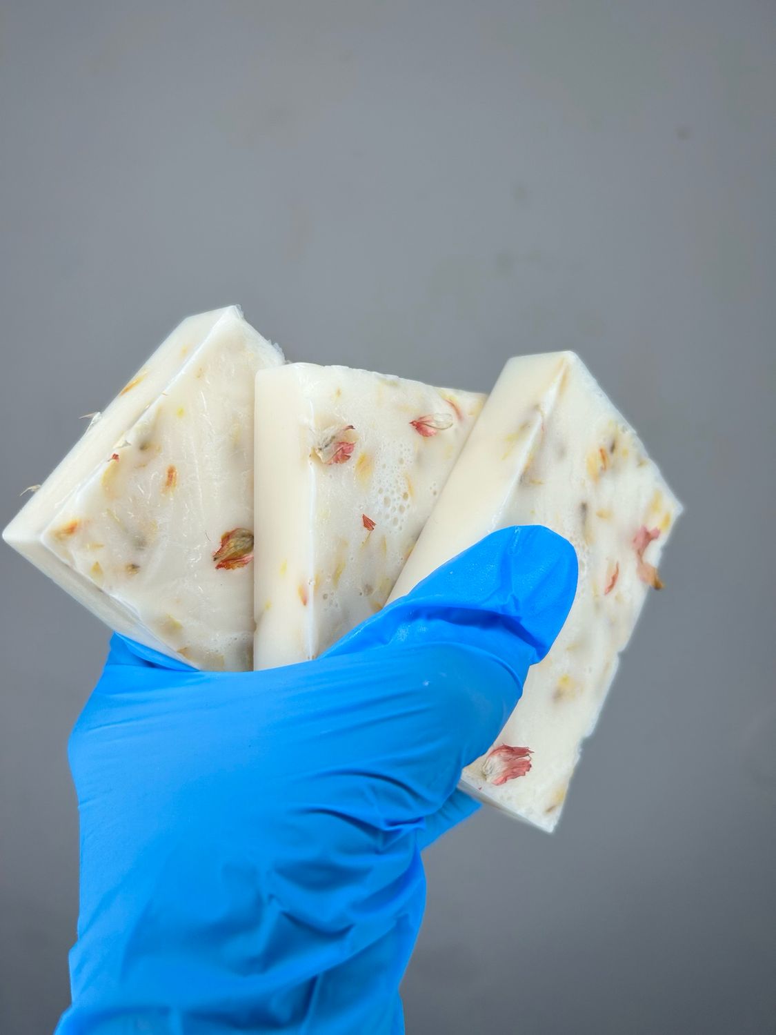 Red Gomphera Globosa Bar 3oz